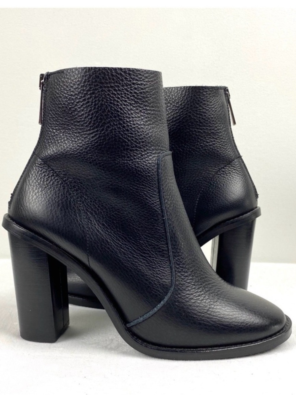 L’Intervalle Pebbled Leather Booties